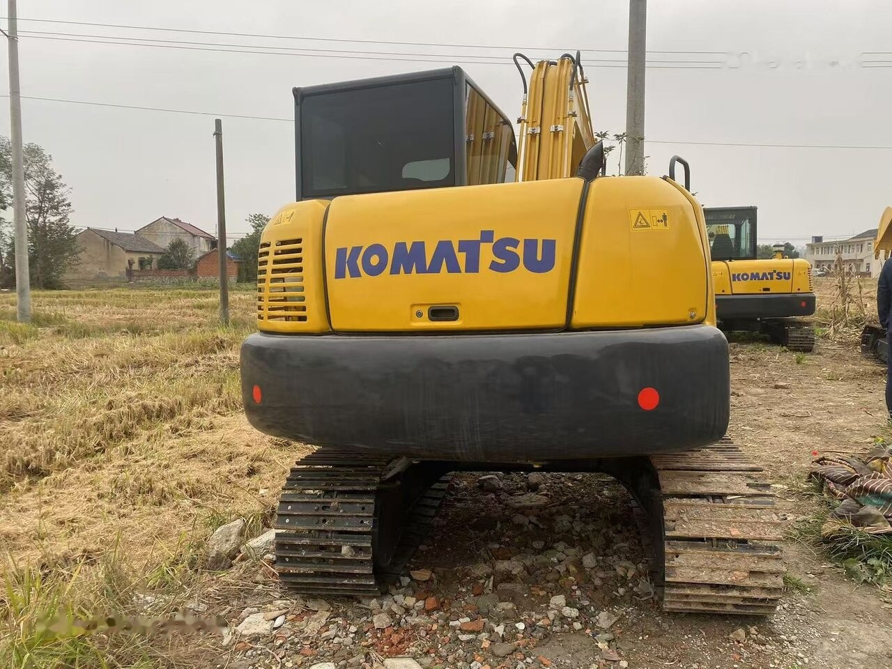 Komatsu PC60-8 - Minikotró: 4 kép. Komatsu PC60-8 - Minikotró: 4 kép.
