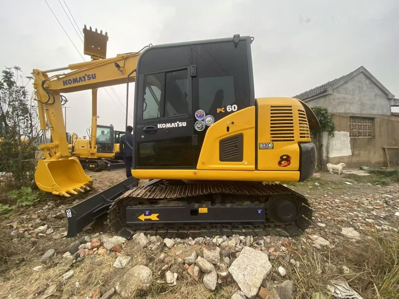Komatsu PC60-8 - Minikotró: 1 kép. Komatsu PC60-8 - Minikotró: 1 kép.