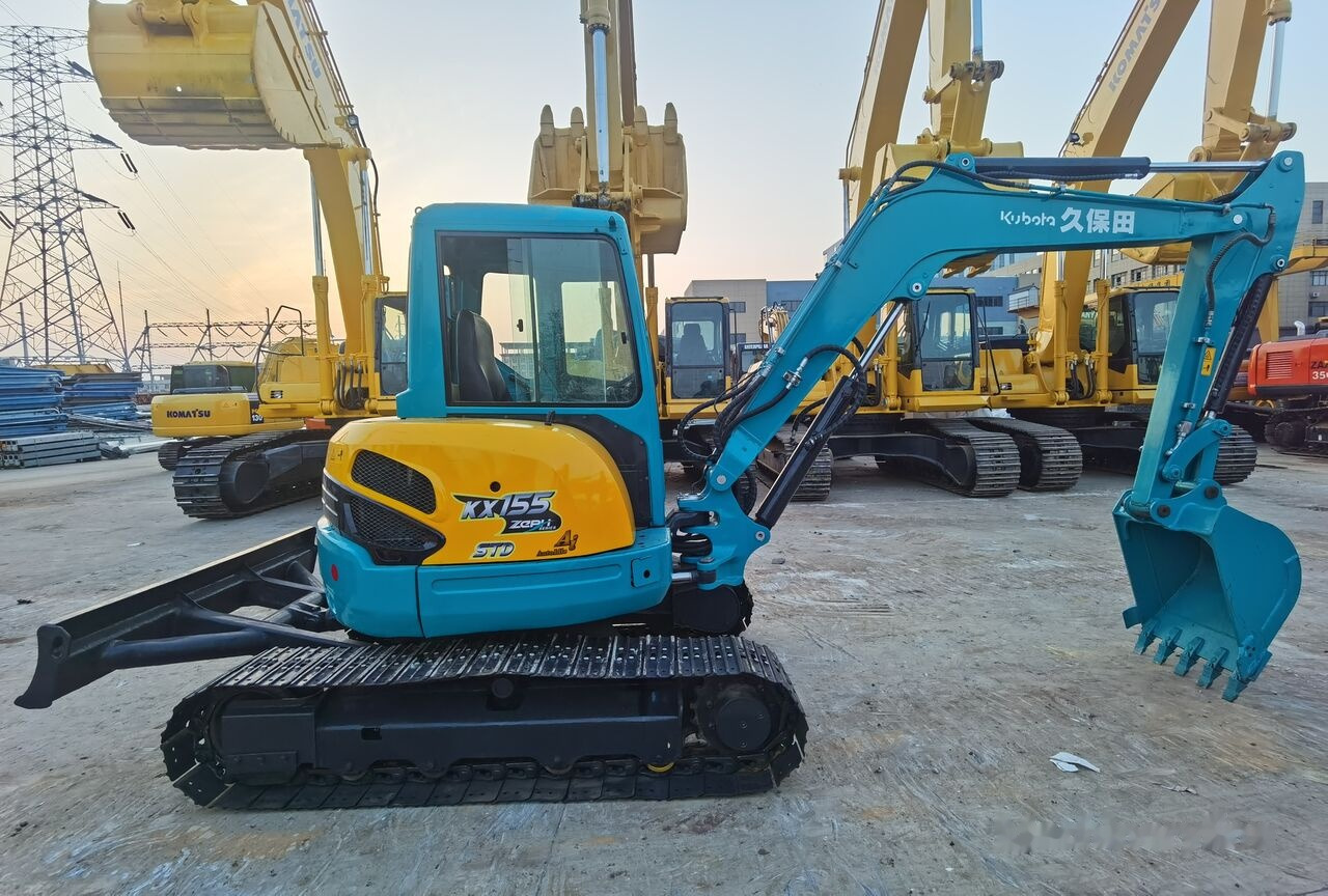 Kubota KX155 - Minikotró: 1 kép. Kubota KX155 - Minikotró: 1 kép.