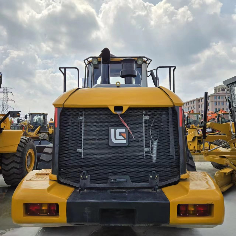 LIUGONG 856H - Gumikerekes homlokrakodó: 5 kép. LIUGONG 856H - Gumikerekes homlokrakodó: 5 kép.