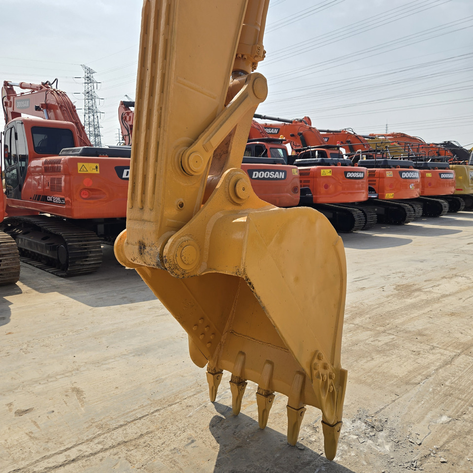 Lánctalpas kotró LIUGONG 922D: 7 kép. Lánctalpas kotró LIUGONG 922D: 7 kép.