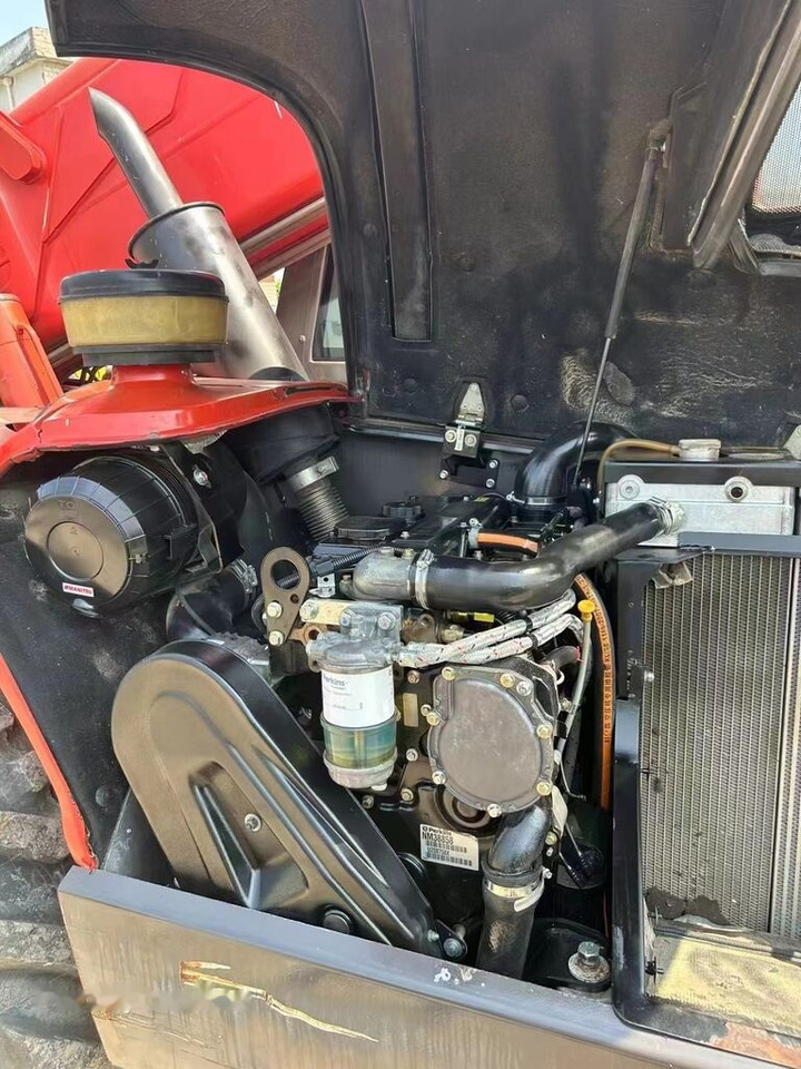 Teleszkópos rakodó Manitou MT1740: 6 kép.