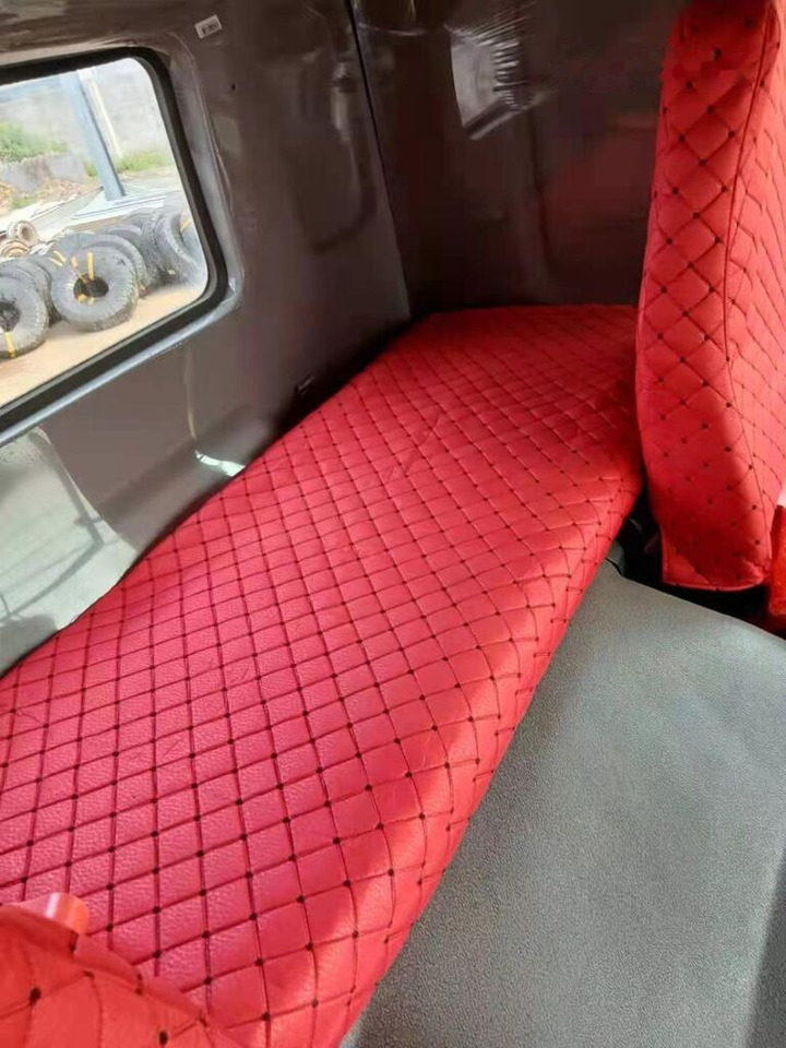 Howo 371 - Nyergesvontató: 2 kép. Howo 371 - Nyergesvontató: 2 kép.