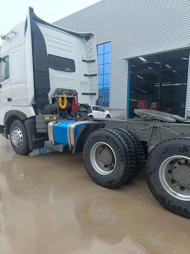 SINOTRUK HOWO A7 - Nyergesvontató: 5 kép. SINOTRUK HOWO A7 - Nyergesvontató: 5 kép.
