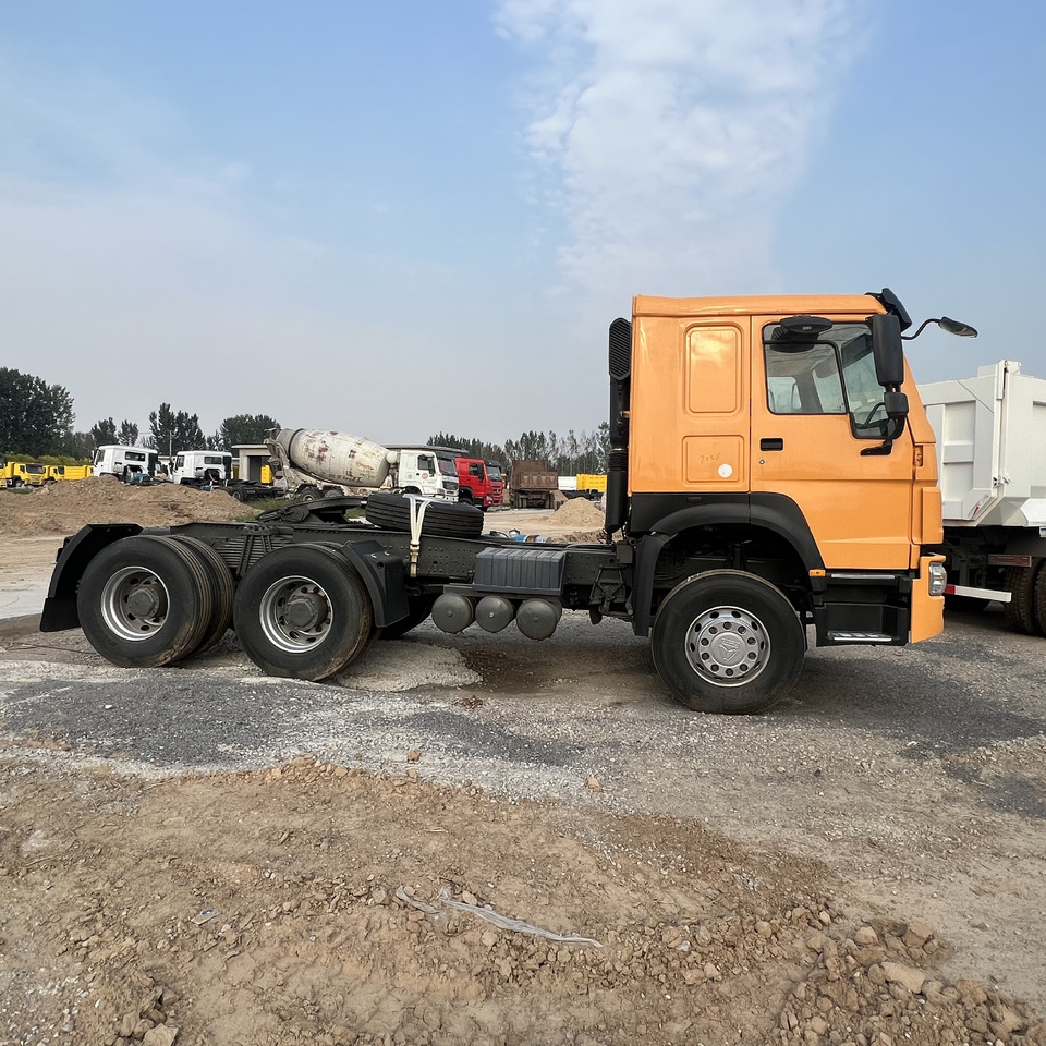 SINOTRUK HOWO - Nyergesvontató: 3 kép. SINOTRUK HOWO - Nyergesvontató: 3 kép.