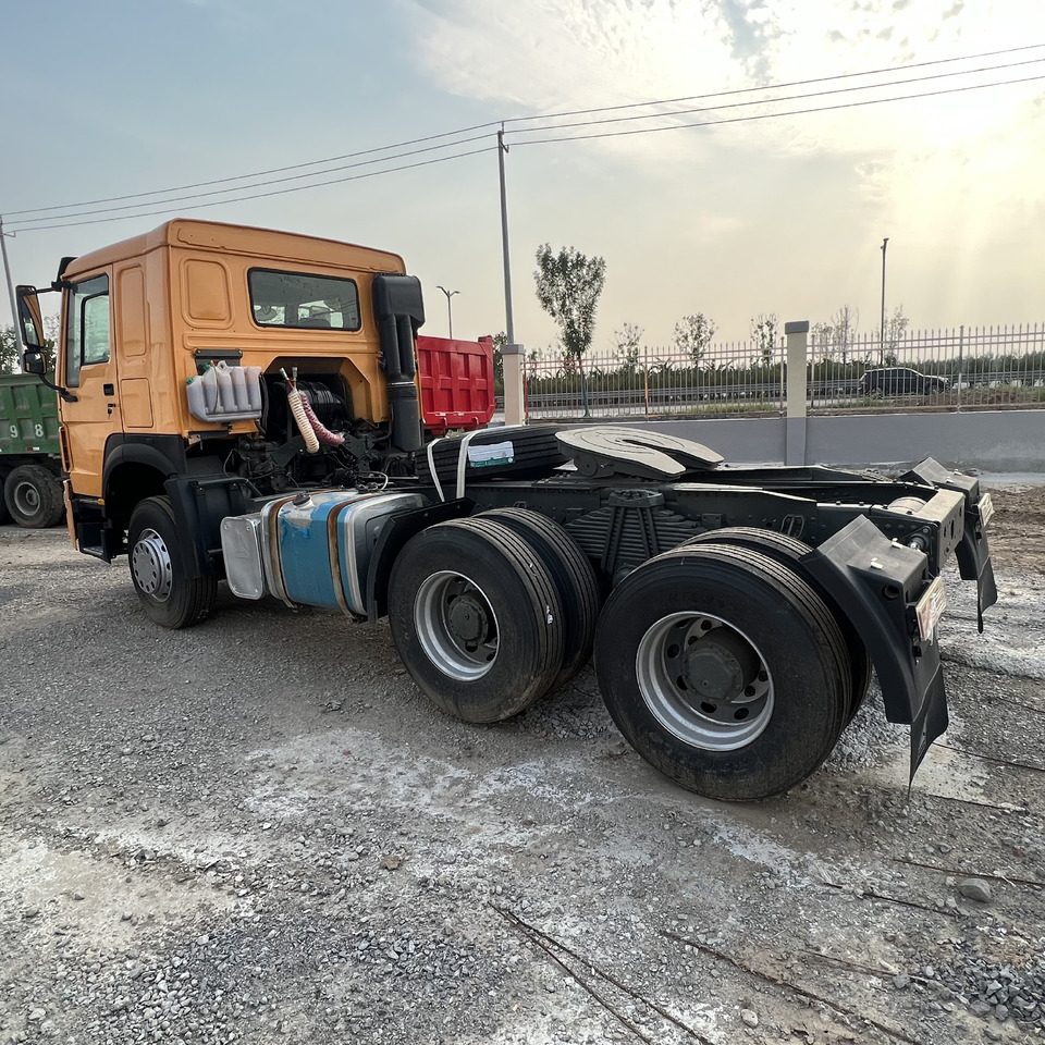 SINOTRUK HOWO - Nyergesvontató: 1 kép. SINOTRUK HOWO - Nyergesvontató: 1 kép.