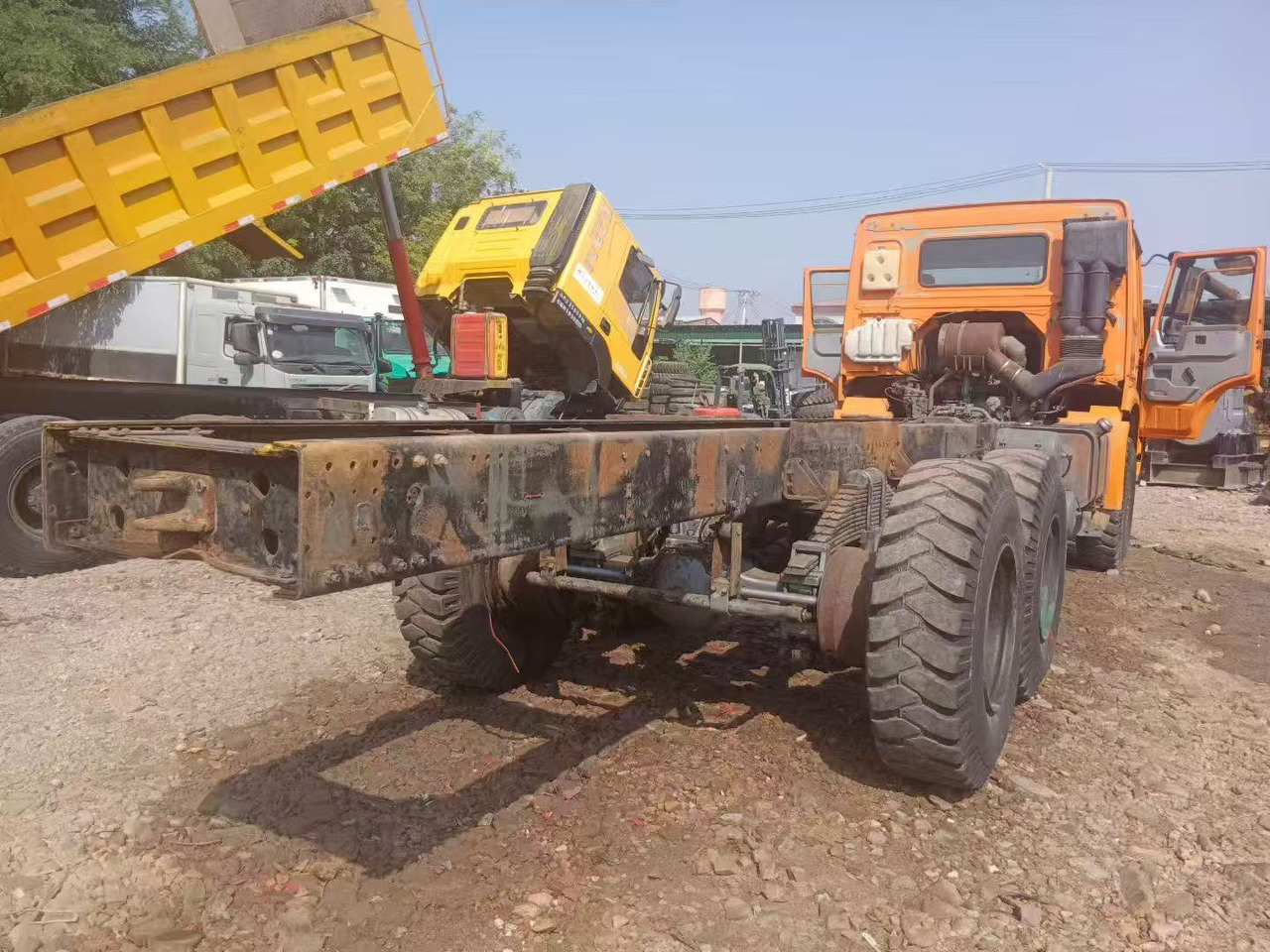 SINOTRUK HOWO - Nyergesvontató: 5 kép. SINOTRUK HOWO - Nyergesvontató: 5 kép.