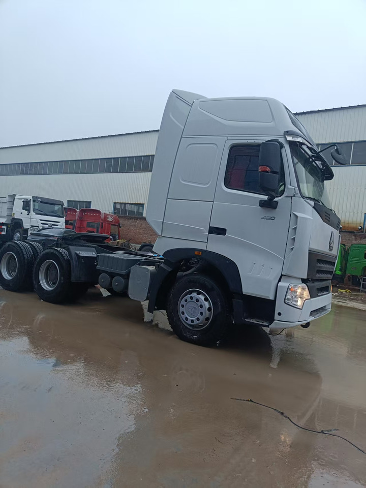 SINOTRUK HOWO - Nyergesvontató: 2 kép. SINOTRUK HOWO - Nyergesvontató: 2 kép.