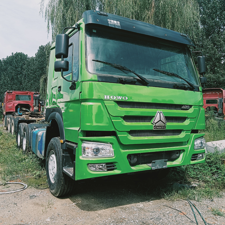 SINOTRUK HOWO - Nyergesvontató: 1 kép. SINOTRUK HOWO - Nyergesvontató: 1 kép.
