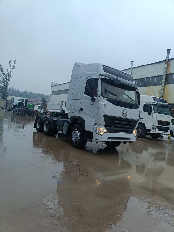 SINOTRUK HOWO - Nyergesvontató: 1 kép. SINOTRUK HOWO - Nyergesvontató: 1 kép.
