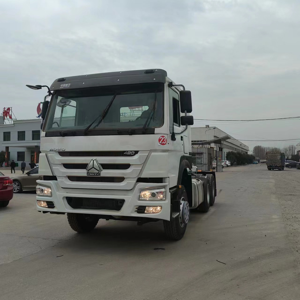 SINOTRUK HOWO trailer head - Nyergesvontató: 2 kép. SINOTRUK HOWO trailer head - Nyergesvontató: 2 kép.