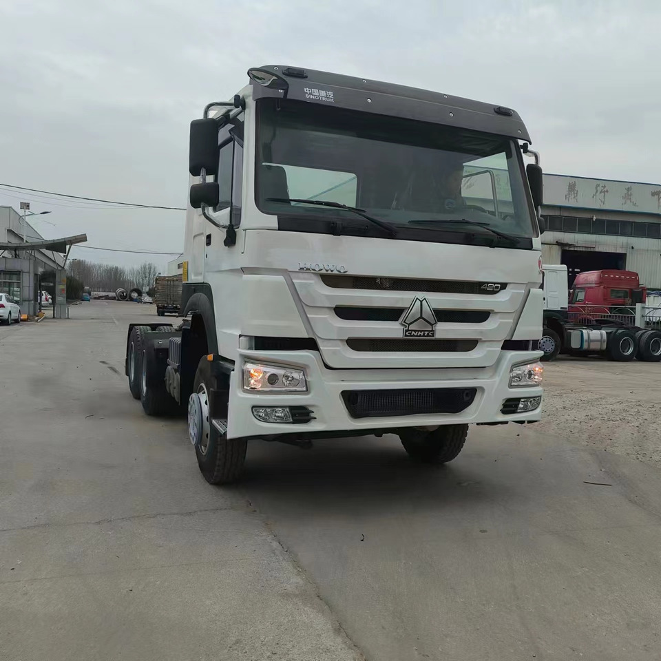 SINOTRUK HOWO trailer head - Nyergesvontató: 3 kép. SINOTRUK HOWO trailer head - Nyergesvontató: 3 kép.