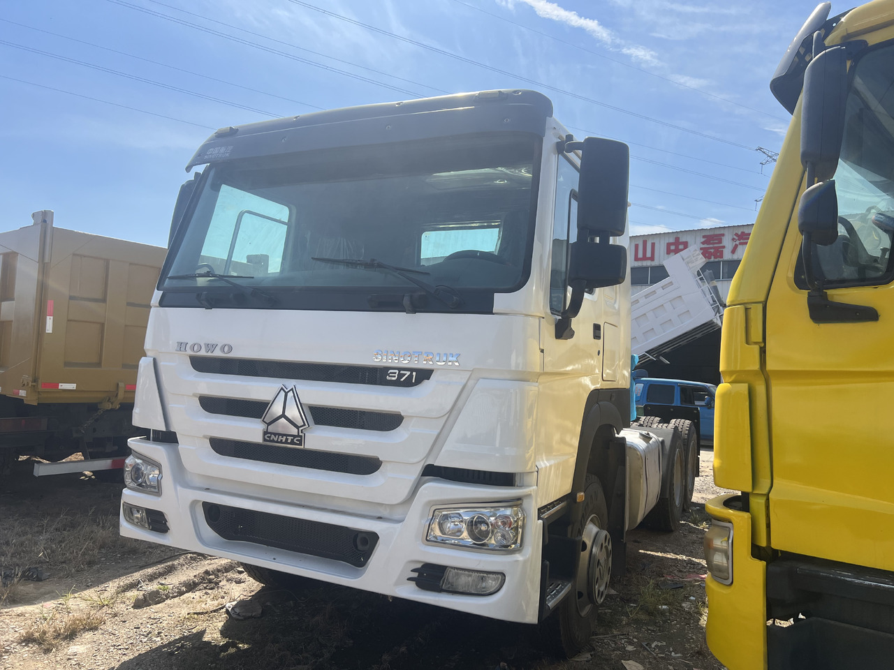 SINOTRUK HOWO trailer head - Nyergesvontató: 5 kép. SINOTRUK HOWO trailer head - Nyergesvontató: 5 kép.