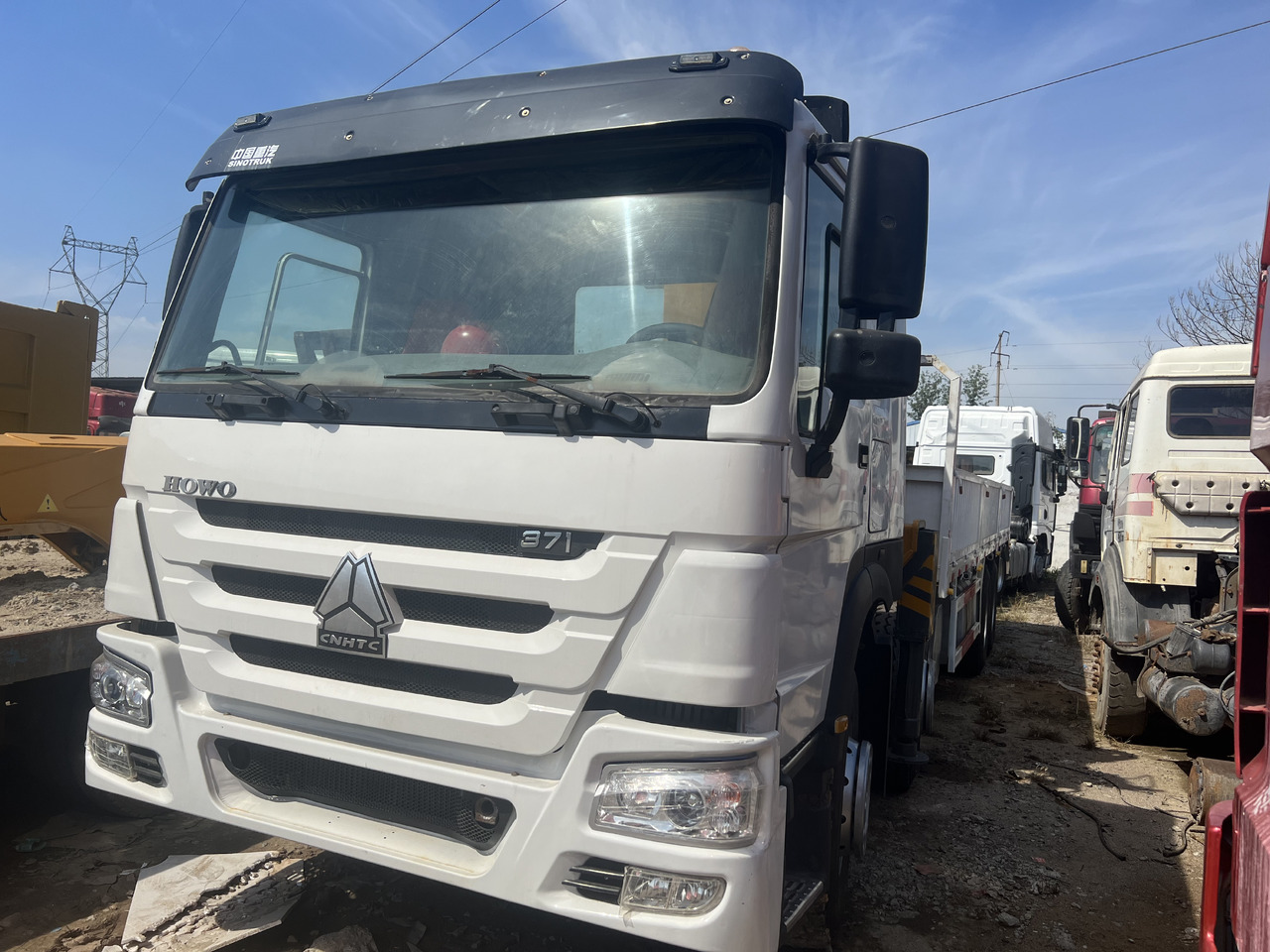 SINOTRUK HOWO trailer head - Nyergesvontató: 1 kép. SINOTRUK HOWO trailer head - Nyergesvontató: 1 kép.
