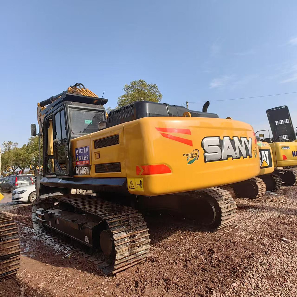 SANY SY305H - Lánctalpas kotró: 3 kép. SANY SY305H - Lánctalpas kotró: 3 kép.