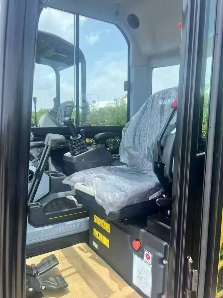 SANY SY60C - Minikotró: 4 kép. SANY SY60C - Minikotró: 4 kép.