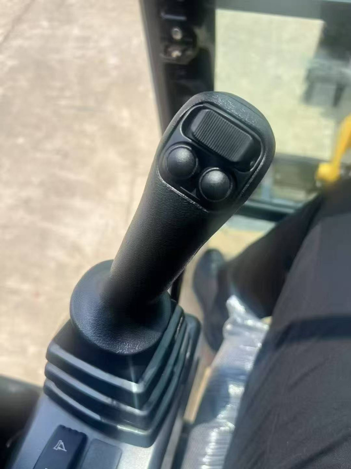 SANY SY60C - Minikotró: 3 kép. SANY SY60C - Minikotró: 3 kép.