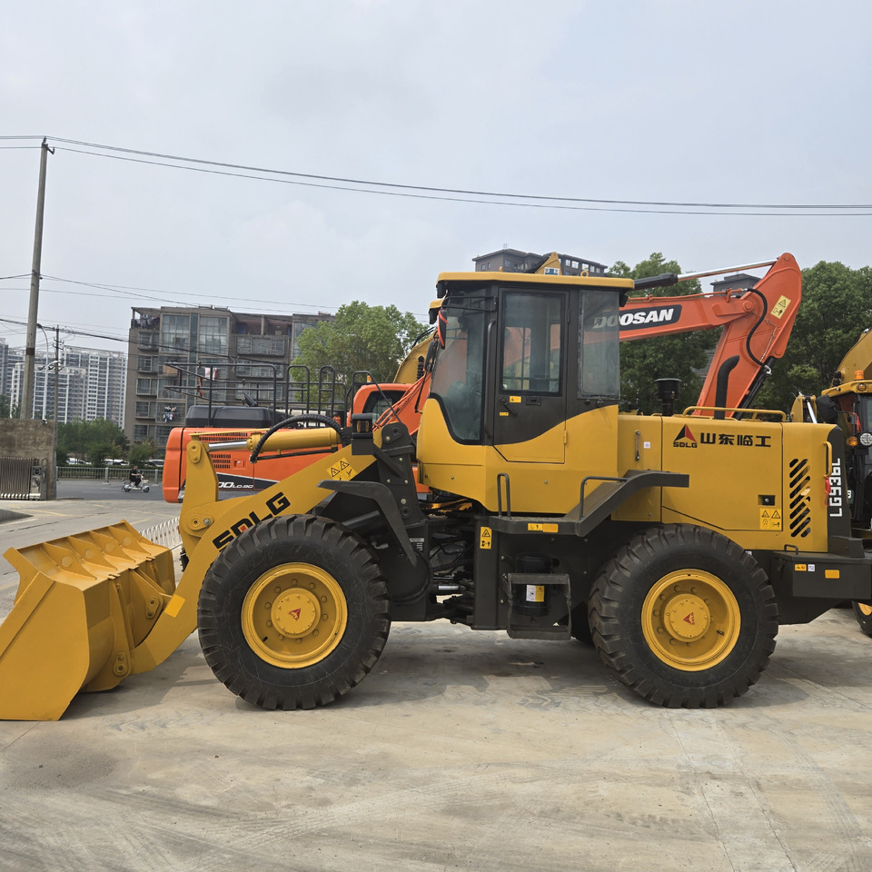 SDLG LG936L - Gumikerekes homlokrakodó: 1 kép. SDLG LG936L - Gumikerekes homlokrakodó: 1 kép.