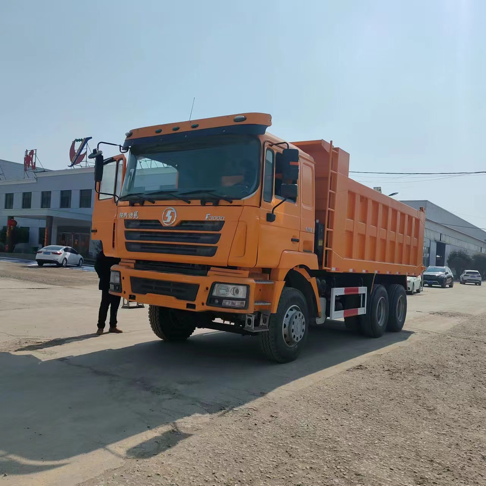 SHACMAN F3000 - Billenőplatós teherautó: 1 kép. SHACMAN F3000 - Billenőplatós teherautó: 1 kép.