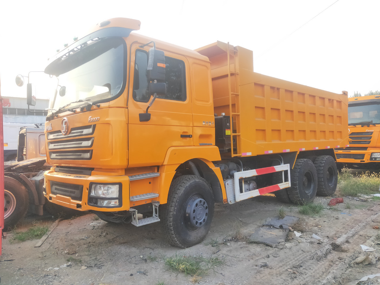 SHACMAN F3000 - Billenőplatós teherautó: 4 kép. SHACMAN F3000 - Billenőplatós teherautó: 4 kép.
