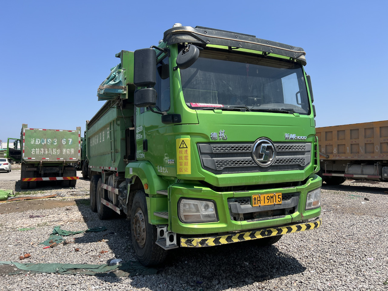 SHACMAN M3000 - Billenőplatós teherautó: 1 kép. SHACMAN M3000 - Billenőplatós teherautó: 1 kép.
