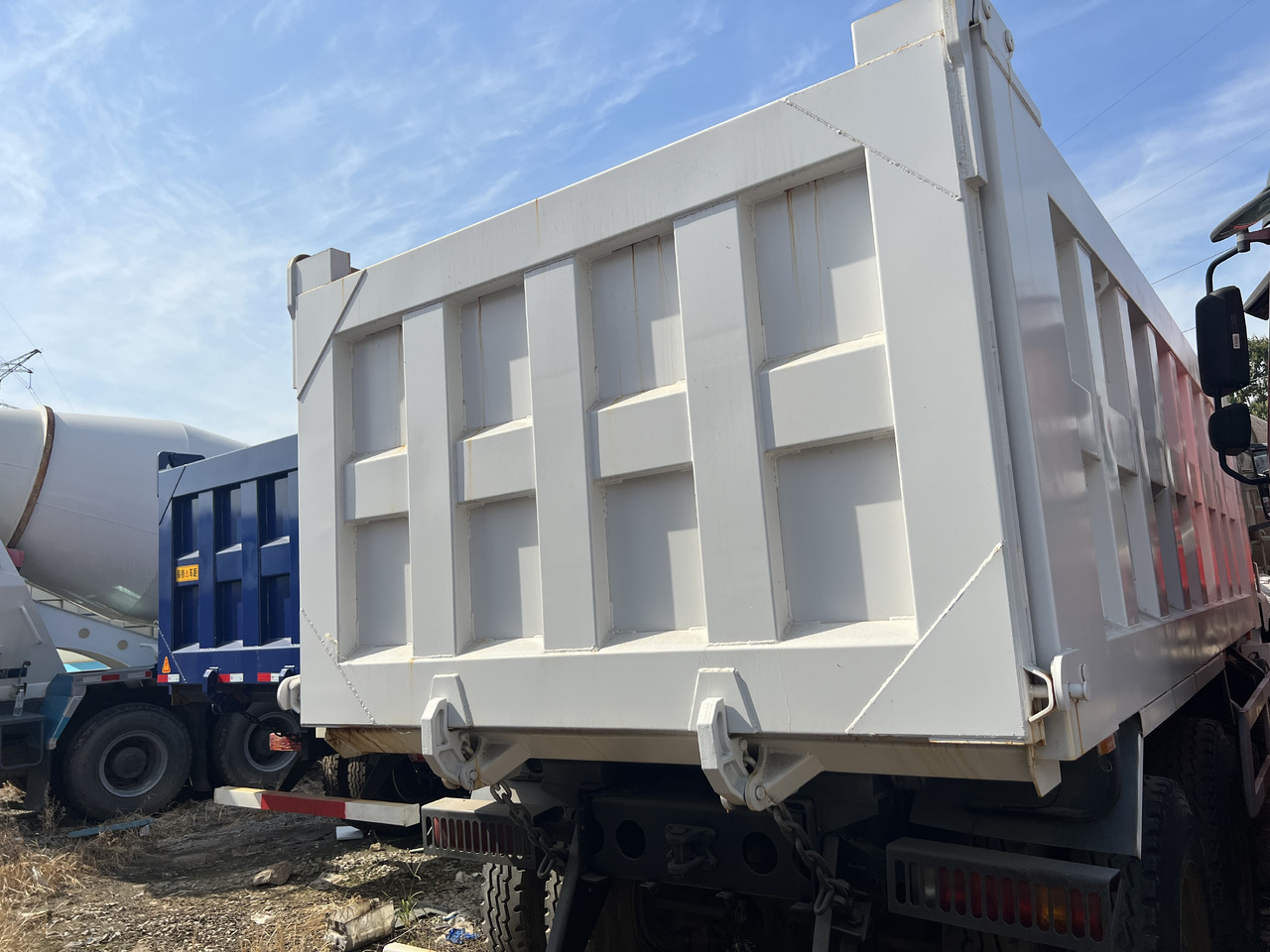 Billenőplatós teherautó SHACMAN M3000: 6 kép.