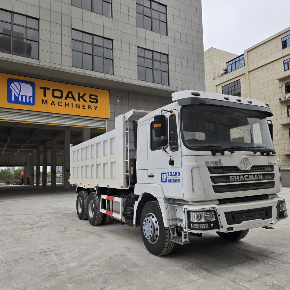 SINOTRUK F3000 6x4 RHD - Billenőplatós teherautó: 1 kép. SINOTRUK F3000 6x4 RHD - Billenőplatós teherautó: 1 kép.