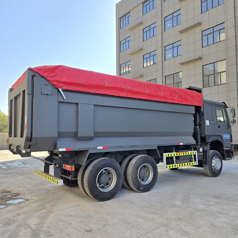 SINOTRUK HOWO 6*4 Dump Truck - Billenőplatós teherautó: 5 kép. SINOTRUK HOWO 6*4 Dump Truck - Billenőplatós teherautó: 5 kép.