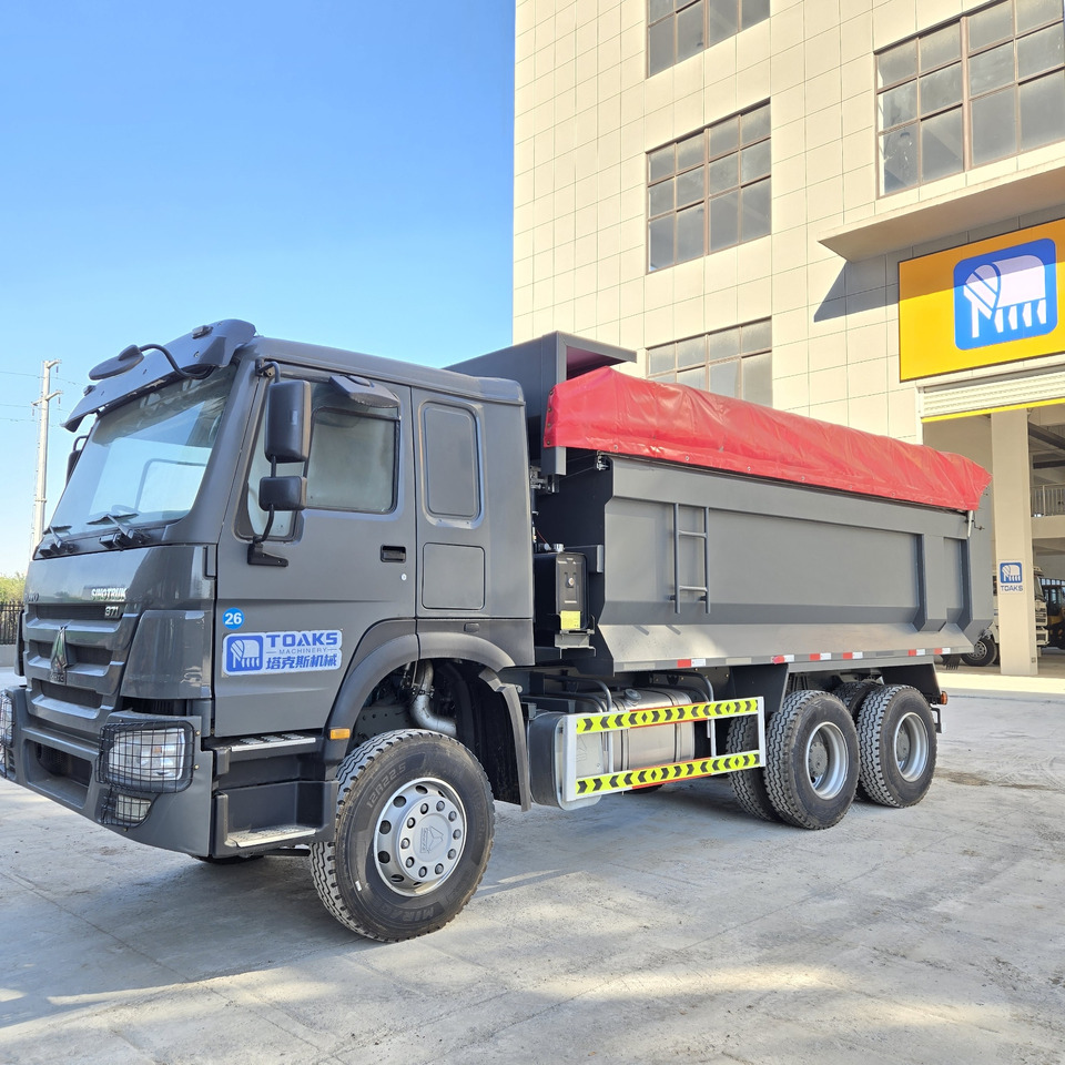 SINOTRUK HOWO 6x4 - Billenőplatós teherautó: 1 kép. SINOTRUK HOWO 6x4 - Billenőplatós teherautó: 1 kép.