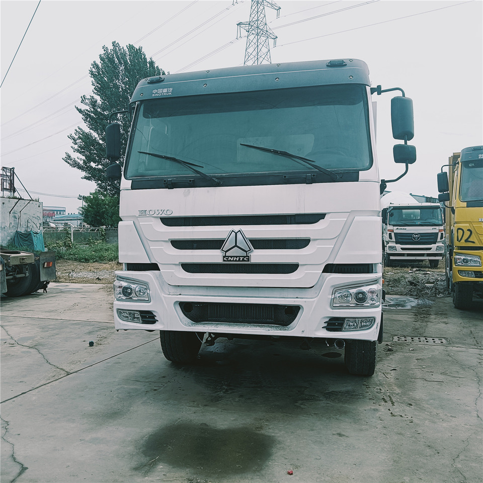 SINOTRUK HOWO 6x4 - Billenőplatós teherautó: 5 kép. SINOTRUK HOWO 6x4 - Billenőplatós teherautó: 5 kép.