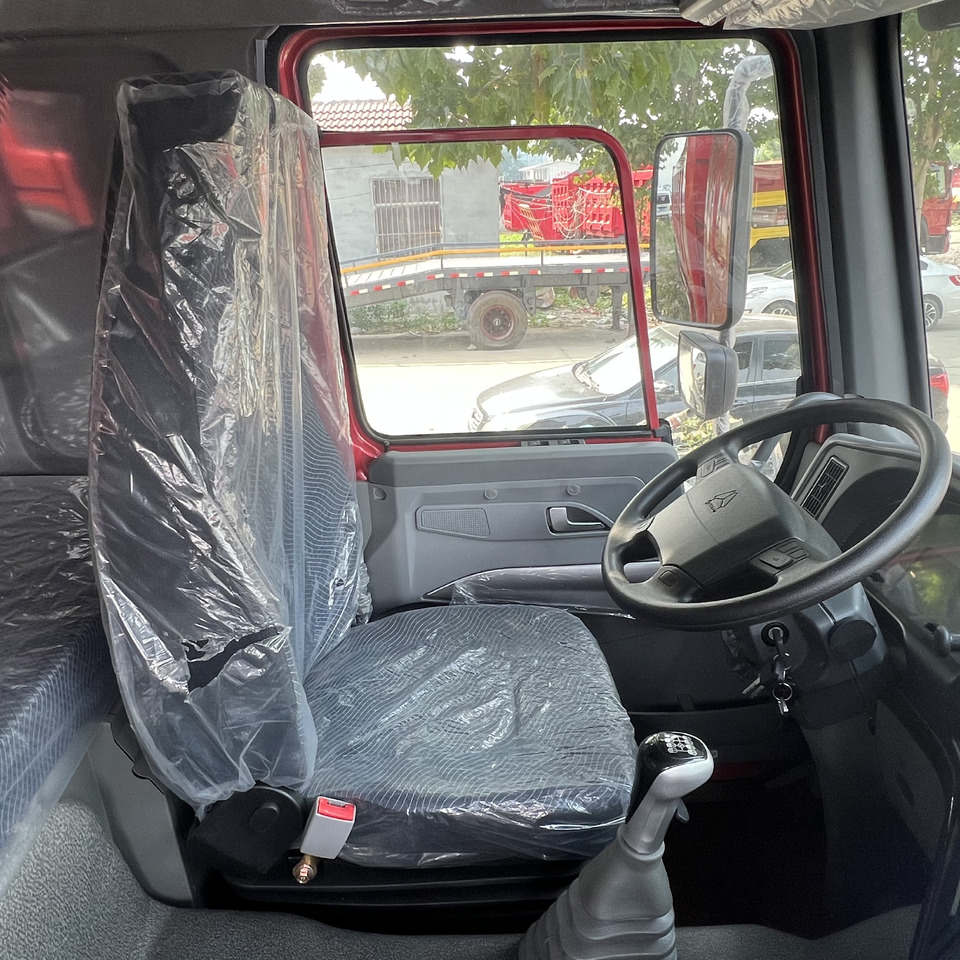 SINOTRUK HOWO - Billenőplatós teherautó: 1 kép. SINOTRUK HOWO - Billenőplatós teherautó: 1 kép.