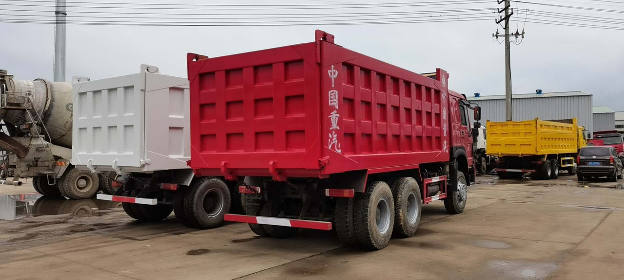 SINOTRUK HOWO - Billenőplatós teherautó: 3 kép. SINOTRUK HOWO - Billenőplatós teherautó: 3 kép.