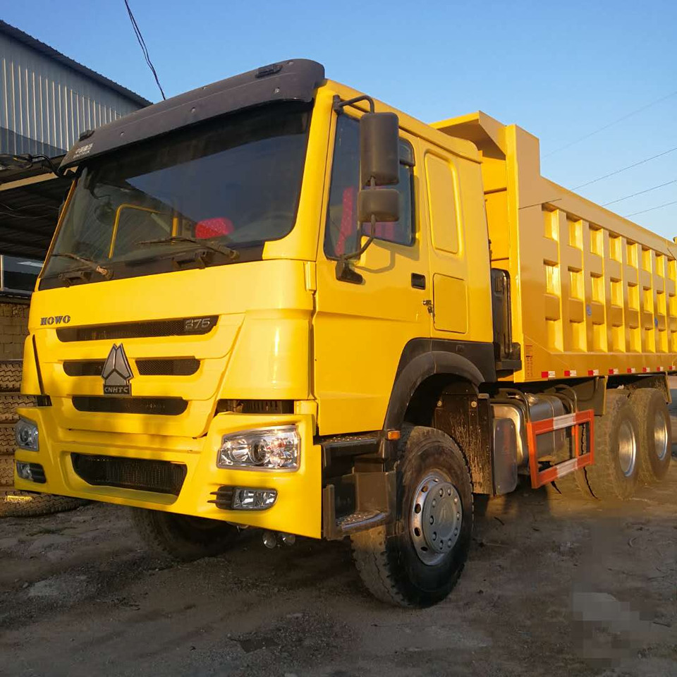 SINOTRUK HOWO - Billenőplatós teherautó: 5 kép. SINOTRUK HOWO - Billenőplatós teherautó: 5 kép.