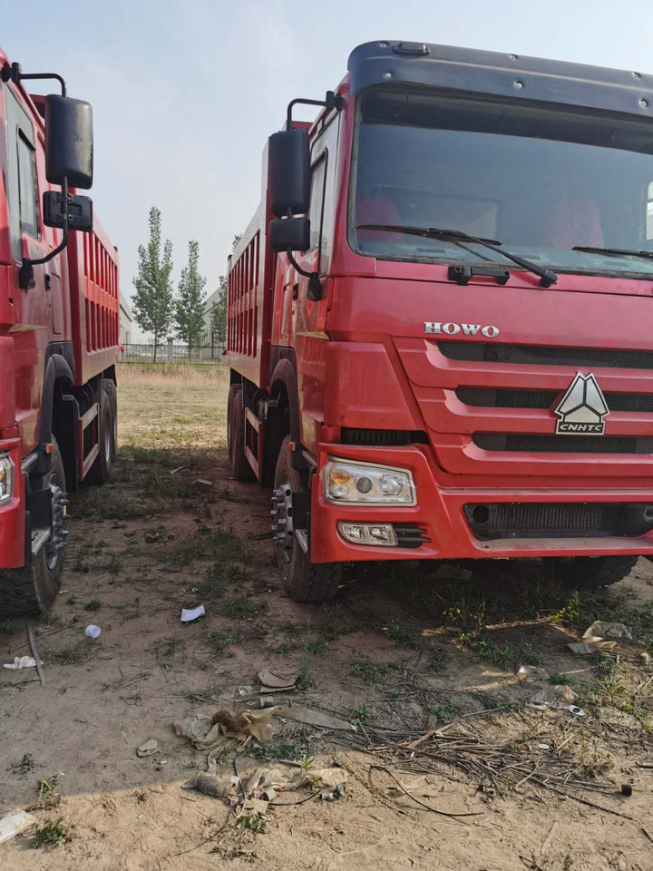 SINOTRUK HOWO - Billenőplatós teherautó: 5 kép. SINOTRUK HOWO - Billenőplatós teherautó: 5 kép.