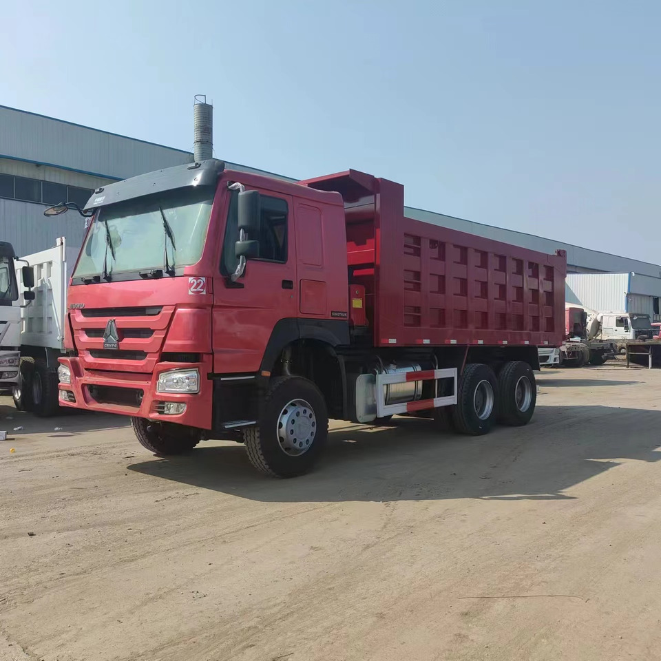 SINOTRUK HOWO - Billenőplatós teherautó: 4 kép. SINOTRUK HOWO - Billenőplatós teherautó: 4 kép.