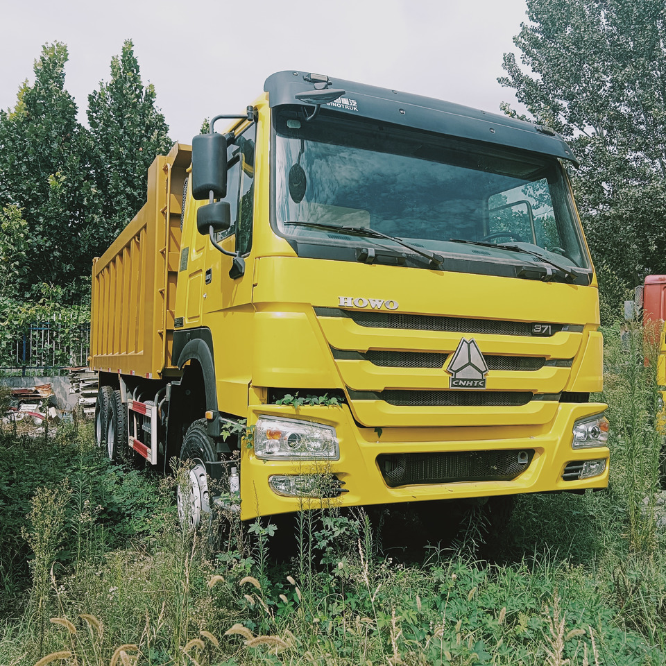 SINOTRUK HOWO - Billenőplatós teherautó: 1 kép. SINOTRUK HOWO - Billenőplatós teherautó: 1 kép.