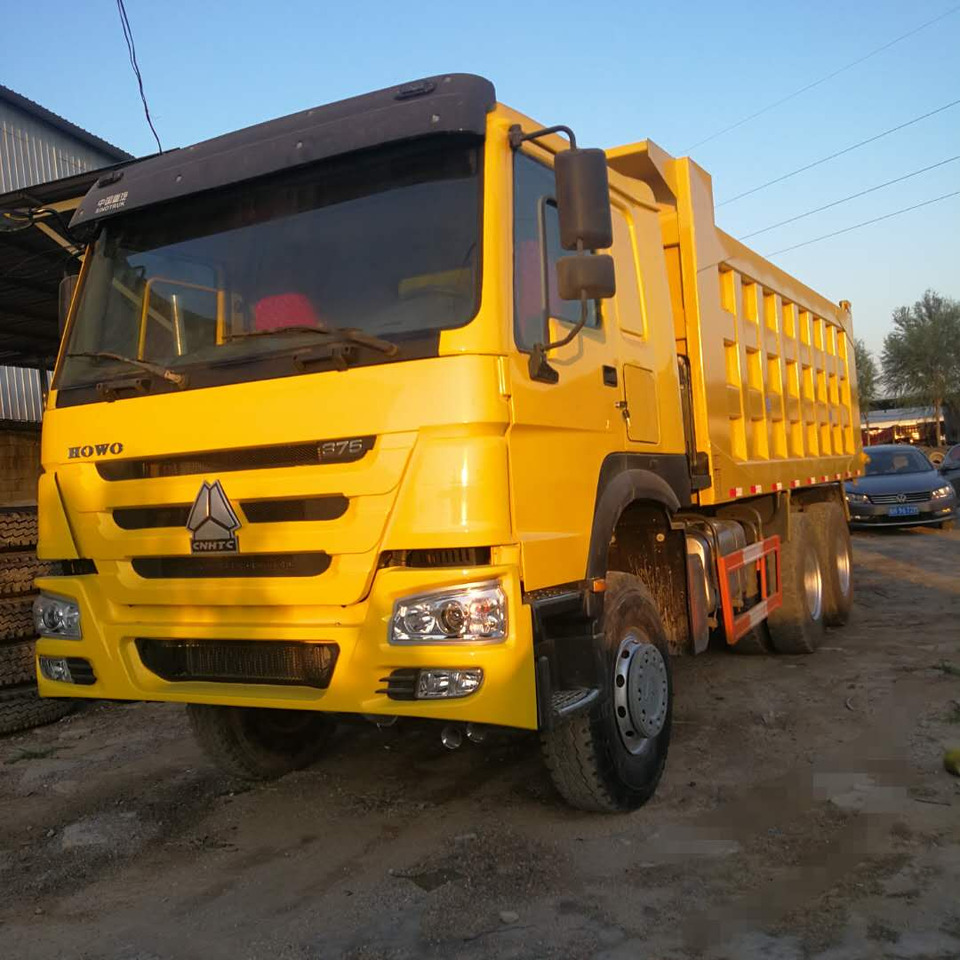 SINOTRUK HOWO - Billenőplatós teherautó: 4 kép. SINOTRUK HOWO - Billenőplatós teherautó: 4 kép.