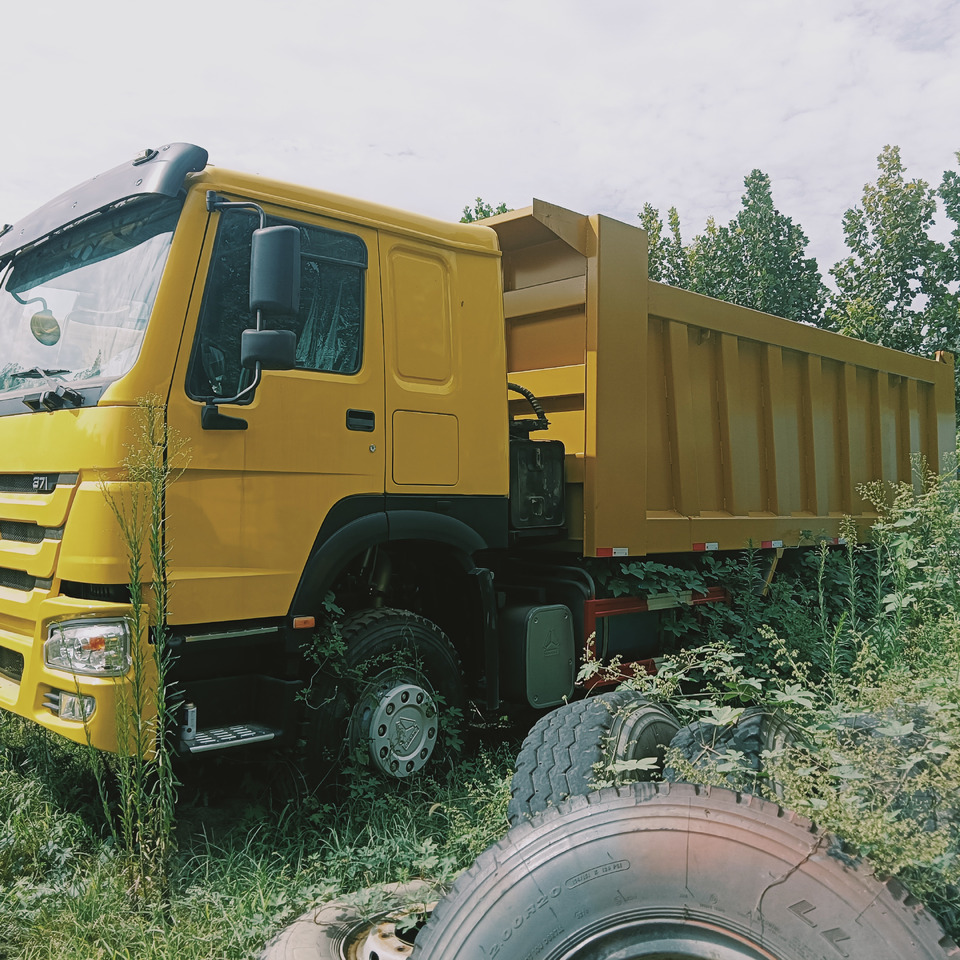 SINOTRUK HOWO - Billenőplatós teherautó: 5 kép. SINOTRUK HOWO - Billenőplatós teherautó: 5 kép.