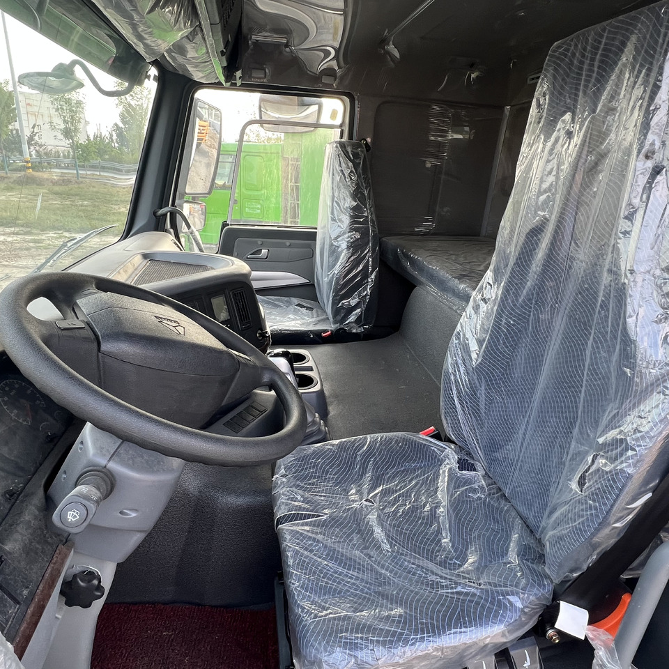 Dobozos felépítményű teherautó SINOTRUK HOWO: 9 kép. Dobozos felépítményű teherautó SINOTRUK HOWO: 9 kép.