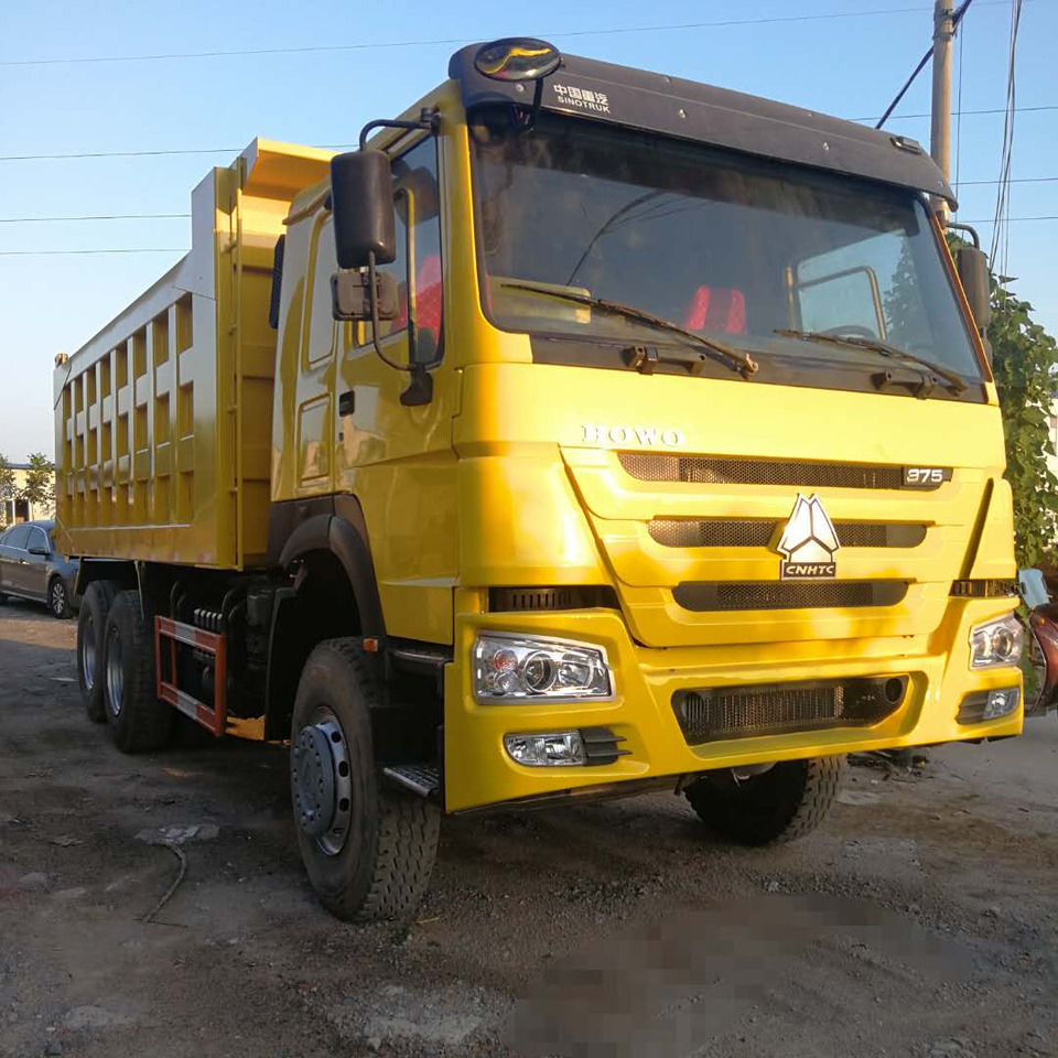 SINOTRUK HOWO - Billenőplatós teherautó: 3 kép. SINOTRUK HOWO - Billenőplatós teherautó: 3 kép.