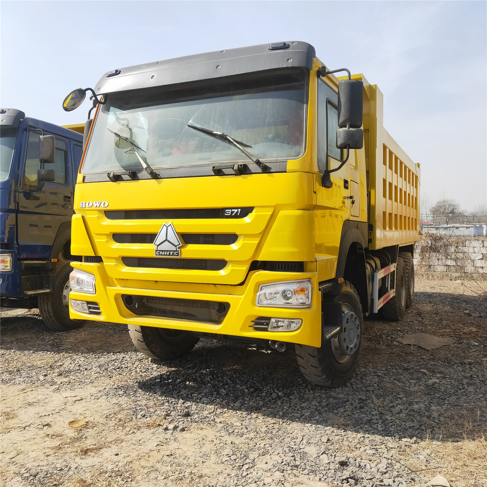 SINOTRUK HOWO - Billenőplatós teherautó: 1 kép. SINOTRUK HOWO - Billenőplatós teherautó: 1 kép.