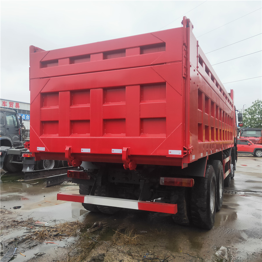SINOTRUK HOWO lízing SINOTRUK HOWO: 7 kép.