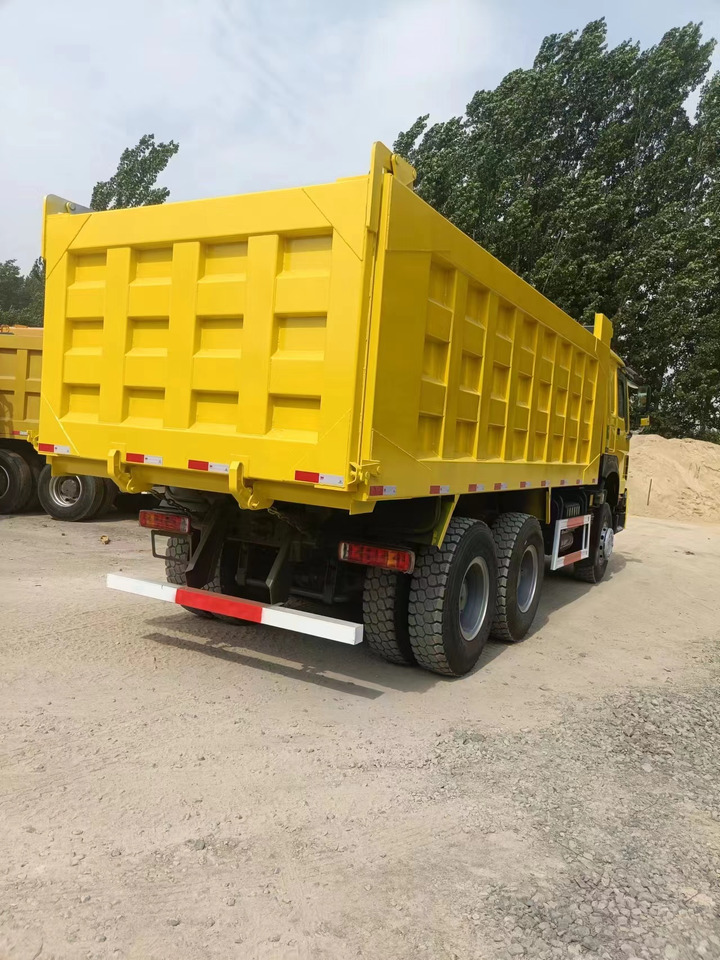 SINOTRUK HOWO - Billenőplatós teherautó: 3 kép. SINOTRUK HOWO - Billenőplatós teherautó: 3 kép.