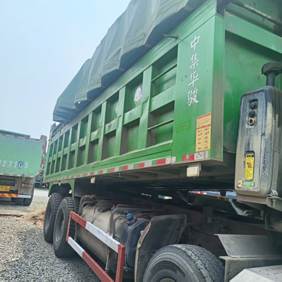 SINOTRUK HOWO - Billenőplatós teherautó: 5 kép. SINOTRUK HOWO - Billenőplatós teherautó: 5 kép.
