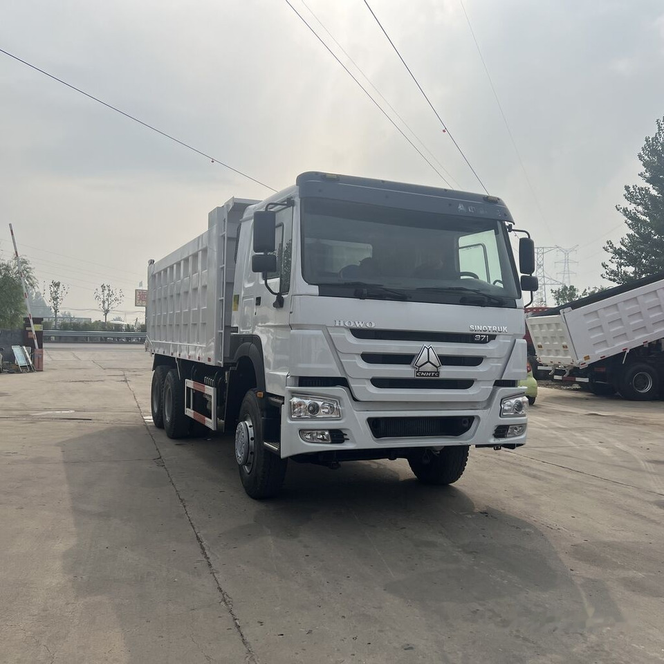 Sinotruk Howo - Billenőplatós teherautó: 1 kép. Sinotruk Howo - Billenőplatós teherautó: 1 kép.