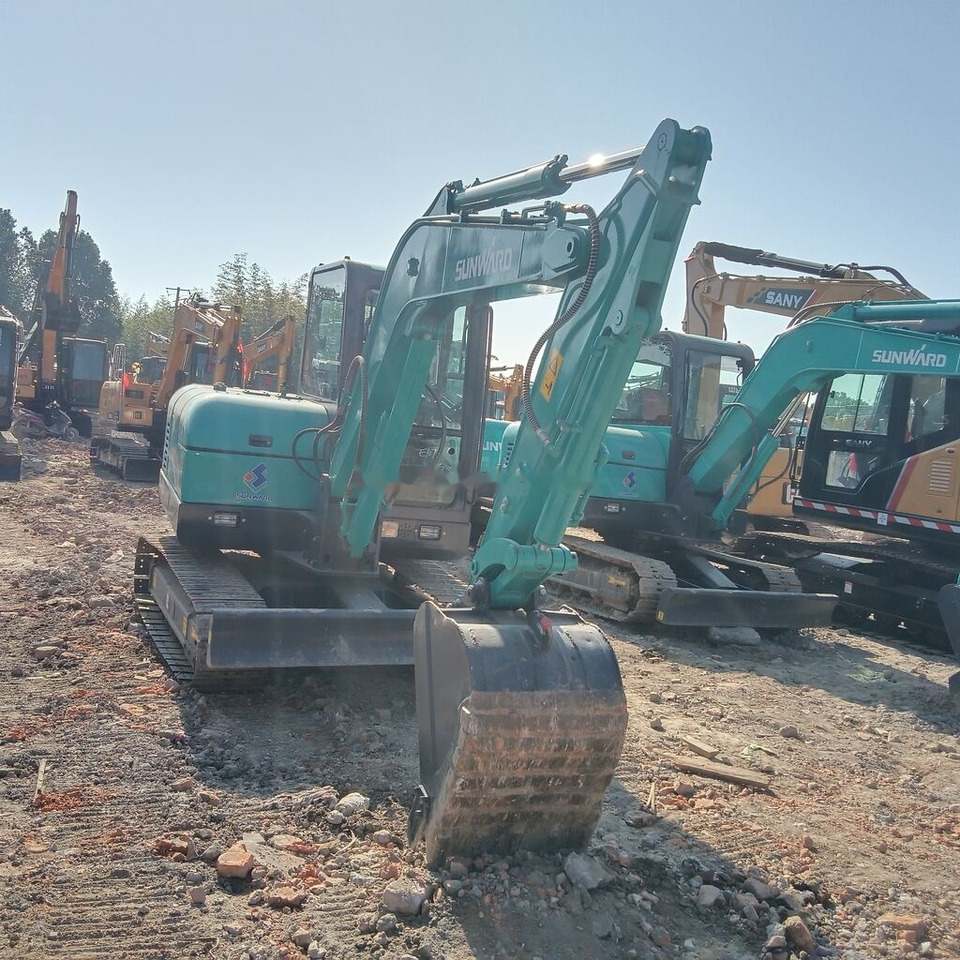 Sunward SWE60E - Minikotró: 3 kép. Sunward SWE60E - Minikotró: 3 kép.
