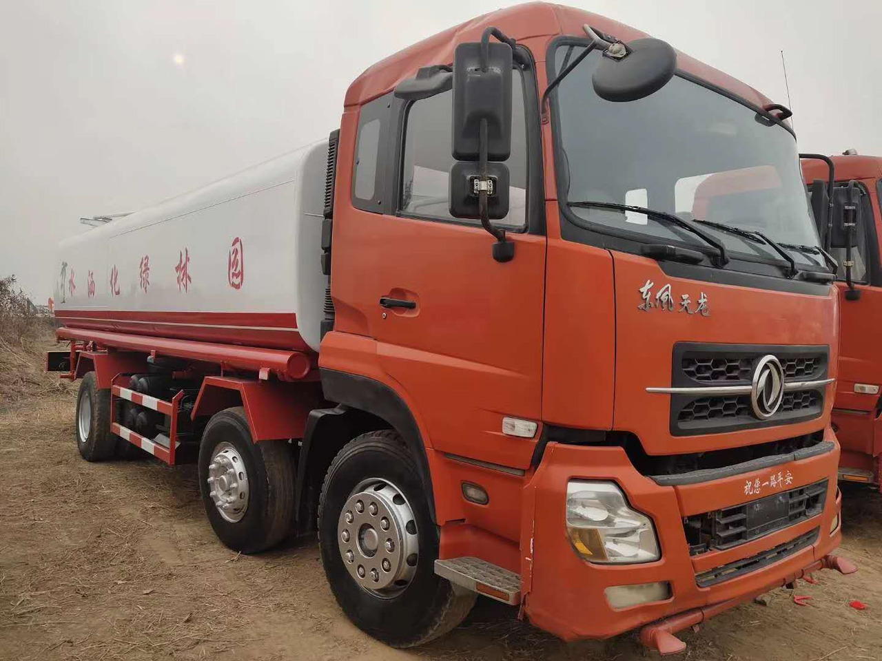 DONGFENG TIANLONG - Többcélú/ Speciális jármű: 1 kép. DONGFENG TIANLONG - Többcélú/ Speciális jármű: 1 kép.