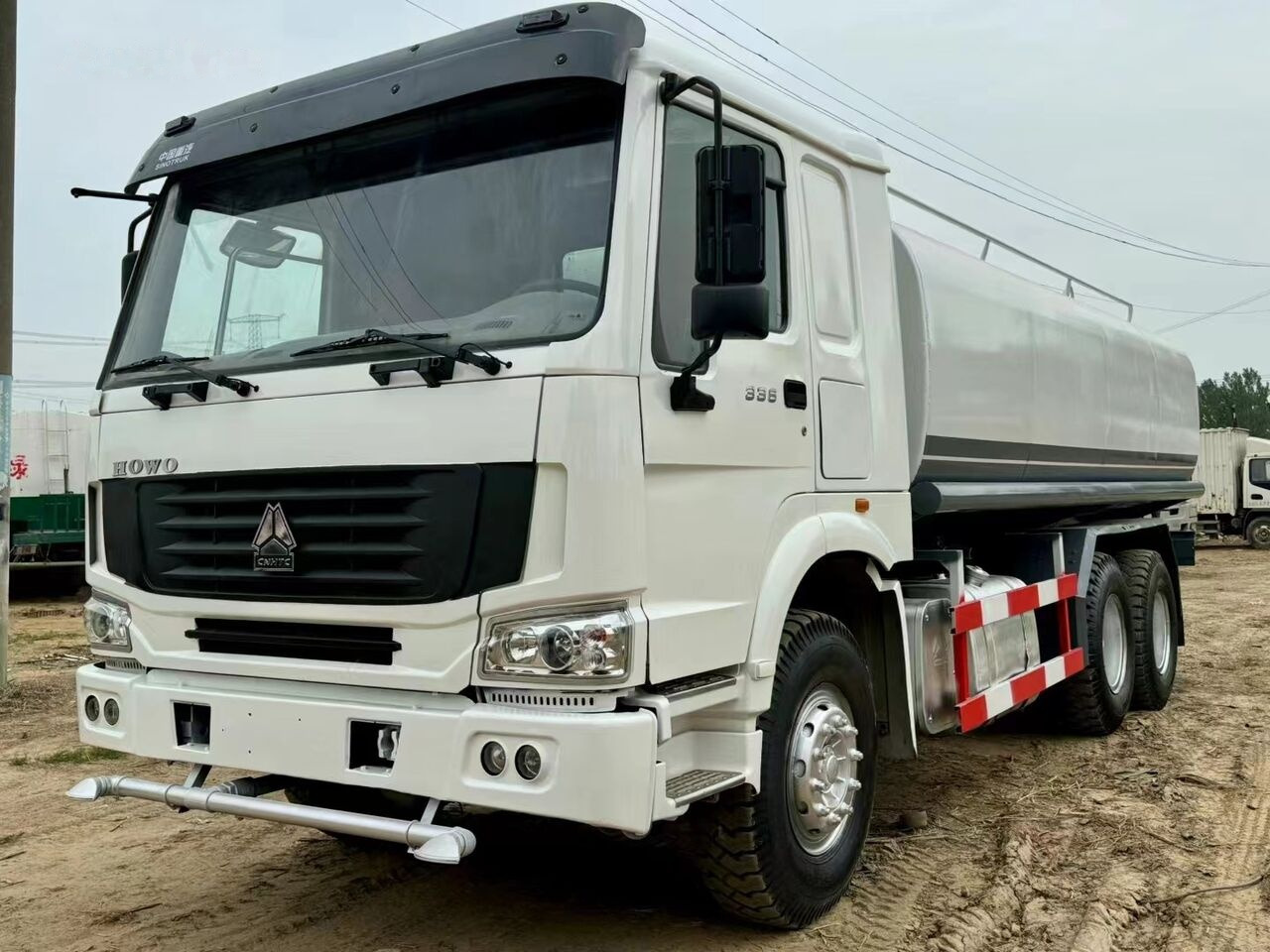 Sinotruk Howo 6*4 20cm³ - Többcélú/ Speciális jármű: 1 kép. Sinotruk Howo 6*4 20cm³ - Többcélú/ Speciális jármű: 1 kép.