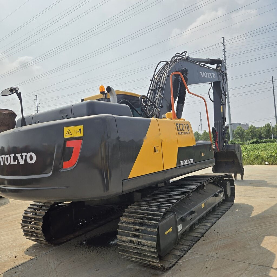 Volvo EC210D - Lánctalpas kotró: 5 kép. Volvo EC210D - Lánctalpas kotró: 5 kép.
