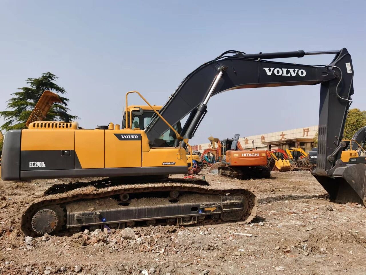 Volvo EC290D - Lánctalpas kotró: 4 kép. Volvo EC290D - Lánctalpas kotró: 4 kép.